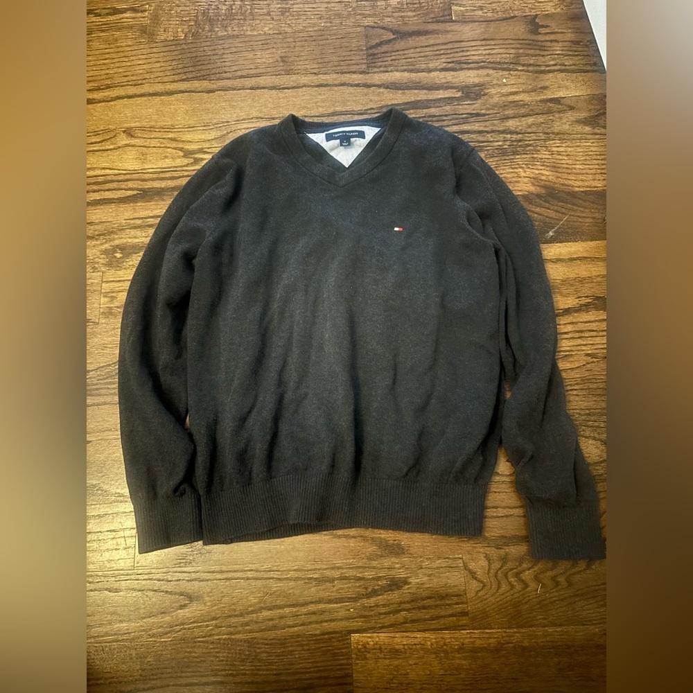 Tommy Hilfiger- Men’s Pullover V-Neck Sweater